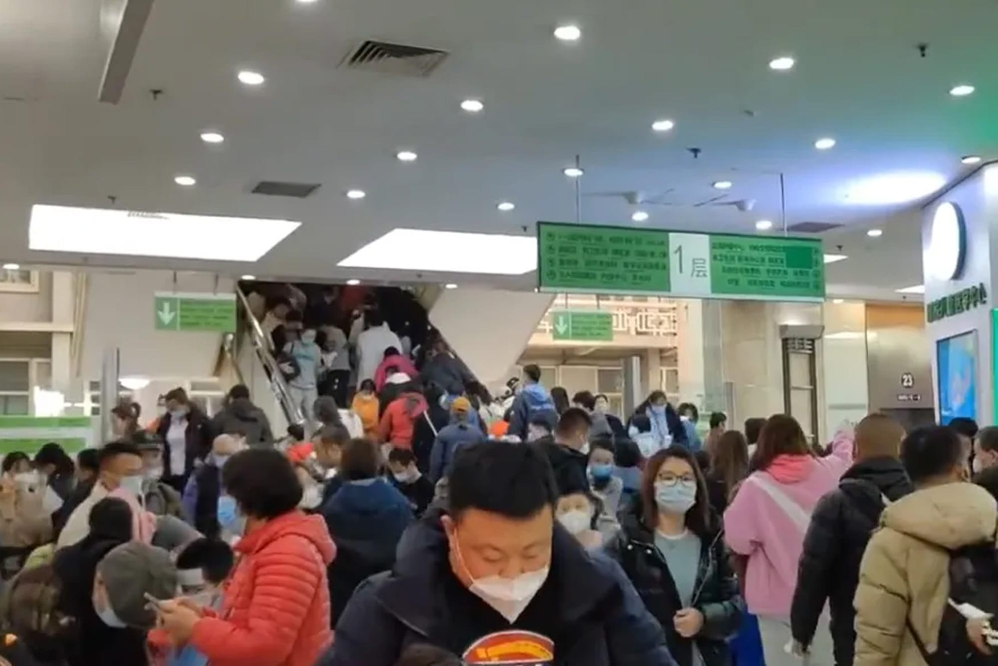 北京西二環的兒童醫院。圖：網上片段