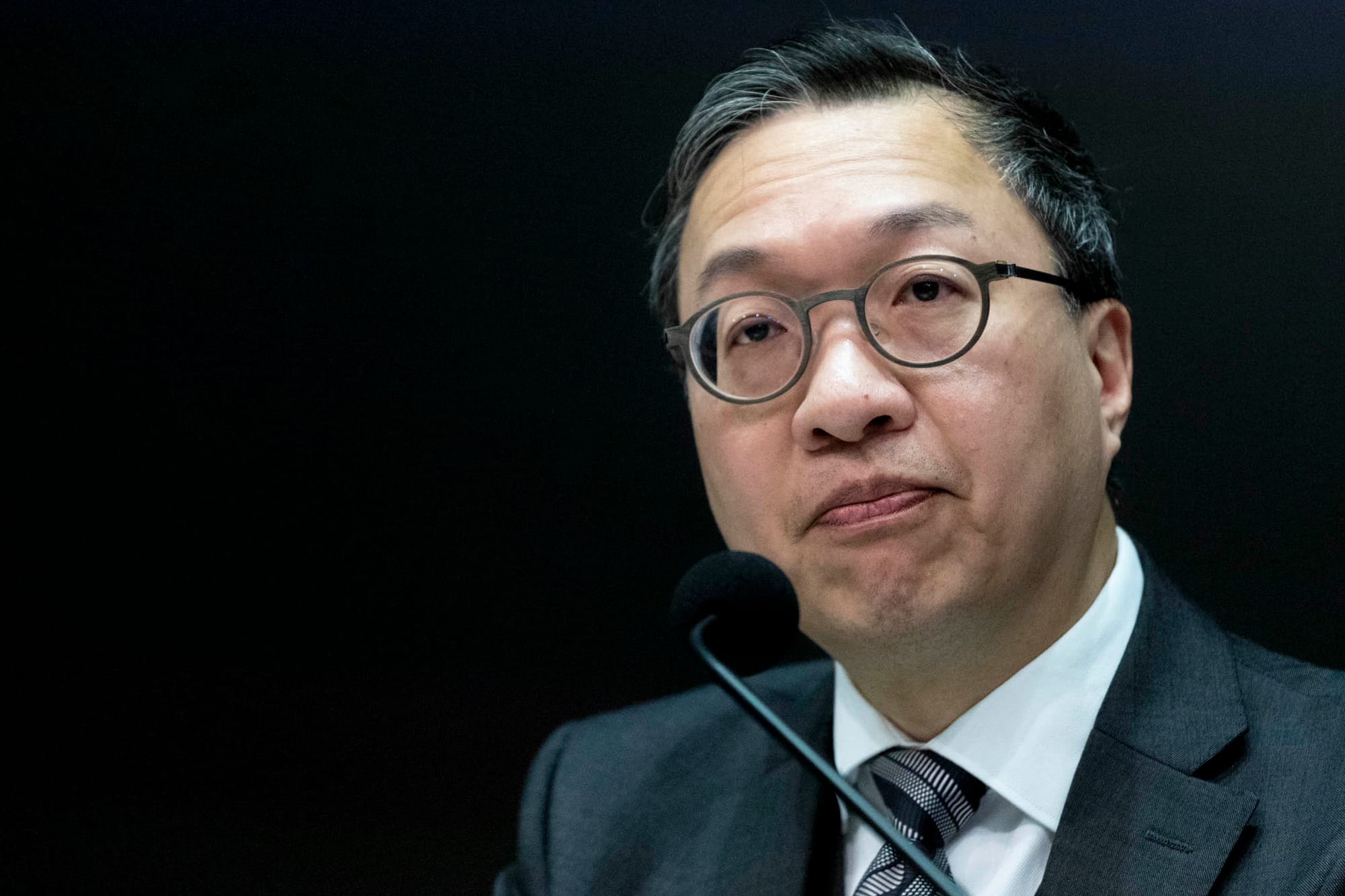 2024年1月30日，律政司司長林定國資深大律師出席「維護國家安全：《基本法》第二十三條立法公衆諮詢」記者會 。攝：林振東/端傳媒