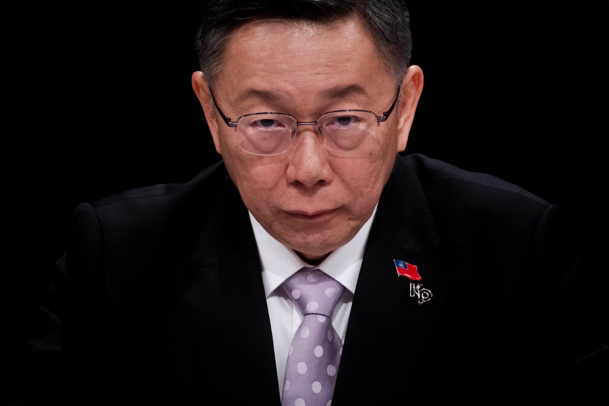 2023年12月30日，台北，總統候選人電視辯論會。攝：陳焯煇/端傳媒