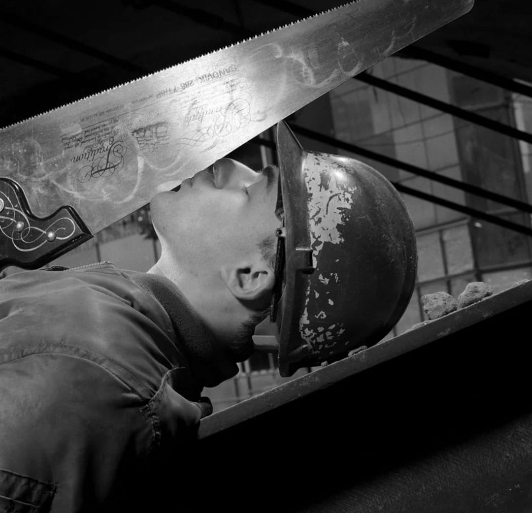 Carpenter, Broadgate, City of London, 1986  攝影：Brian Griffin 