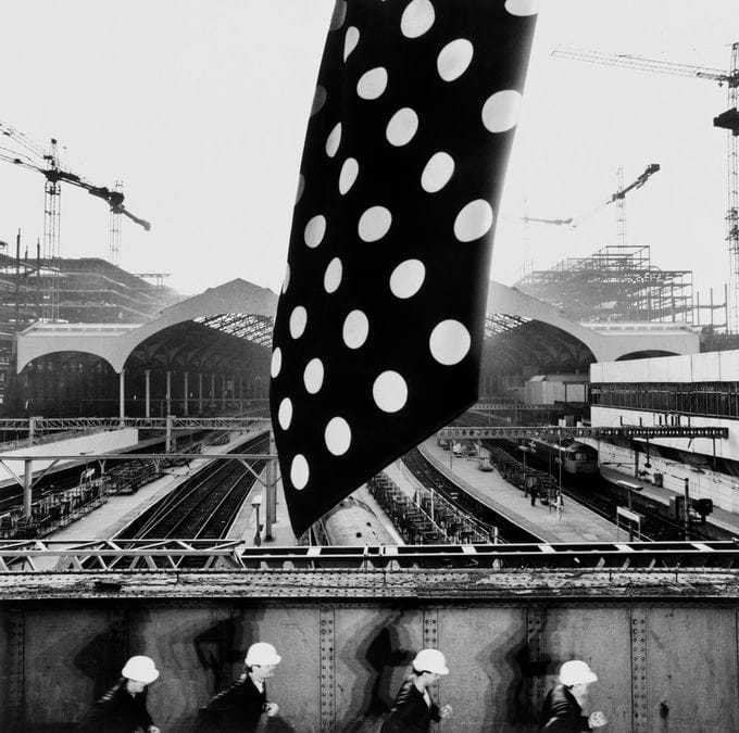 The Big Tie, 1987 攝影：Brian Griffin 