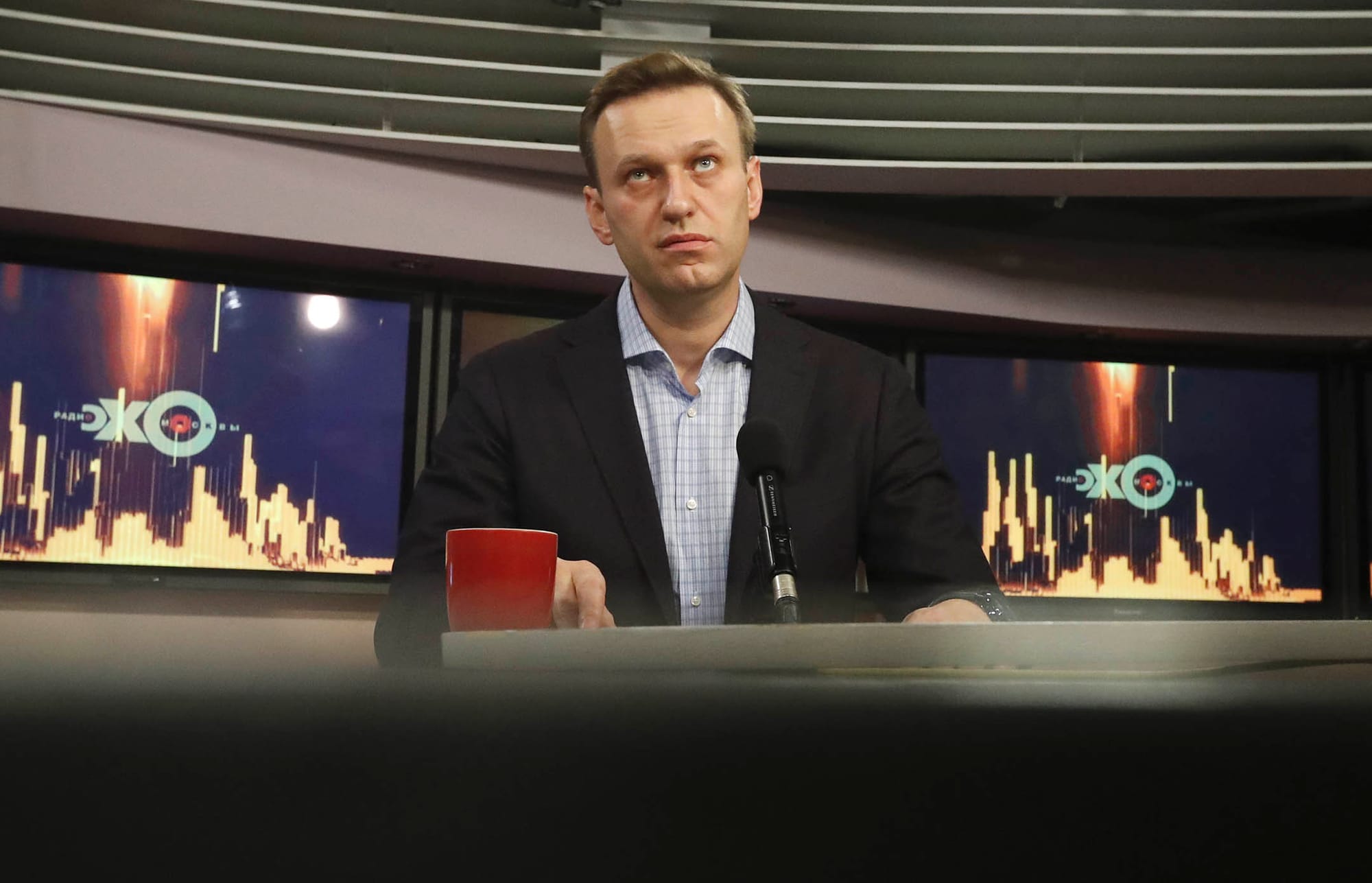 2017年12月27日,俄羅斯莫斯科,反對派領袖納瓦尼出席莫斯科迴聲廣播電台節目播出。攝:Sergei Karpukhin/Reuters/達志影像