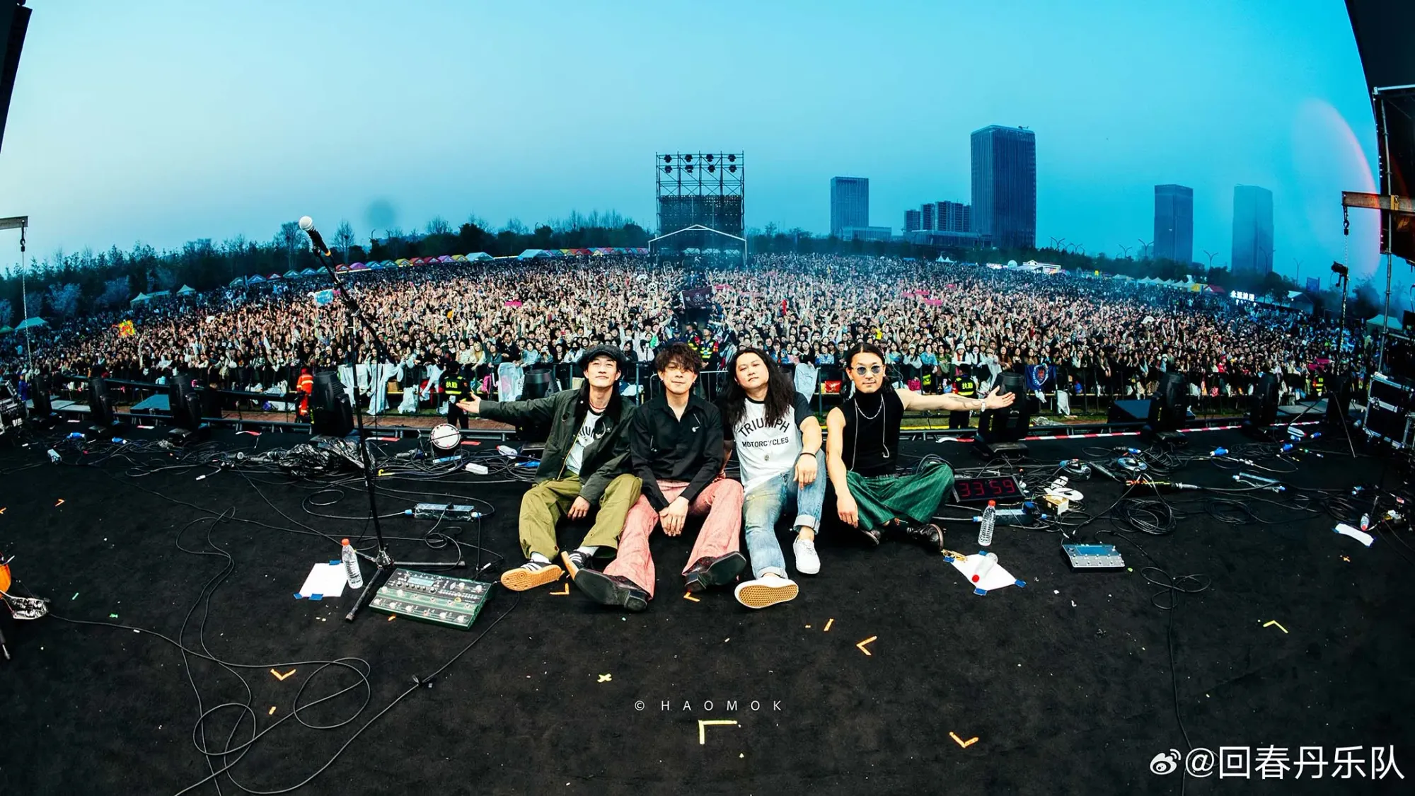 搖滾樂團回春丹3月30日在中國江蘇南通的演出。圖：回春丹樂隊