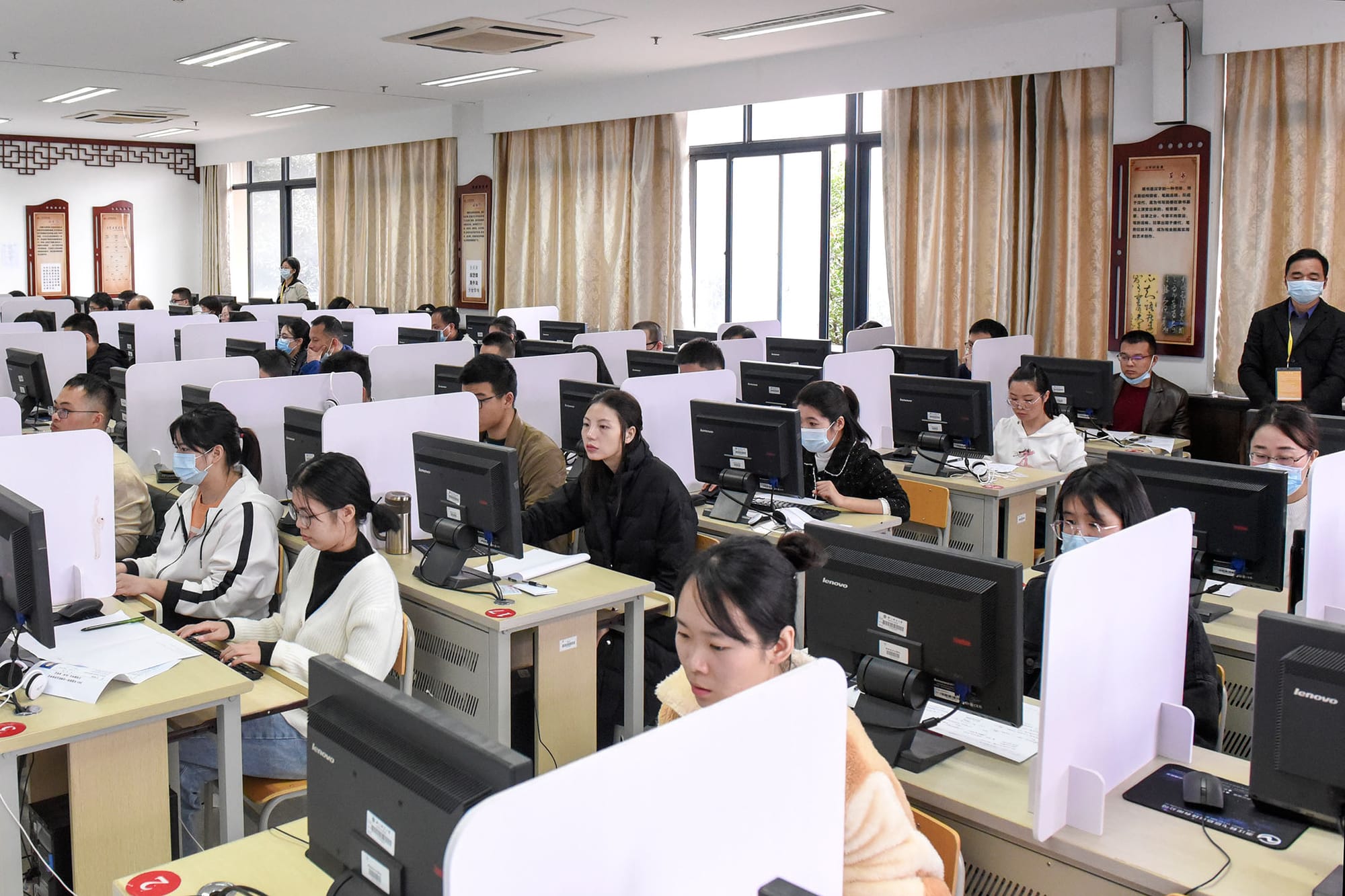 2021年11月21日，中國金華，全國統一法律職業資格考試。攝：Li Jianlin/VCG via Getty Images