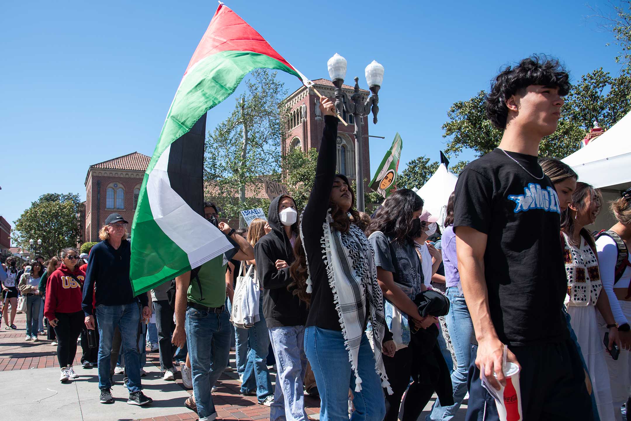 2024年4月18日，南加州大學穆斯林學生會聯合其他社團自發組織了一場無聲遊行，為塔巴蘇姆聲張正義。圖：作者提供