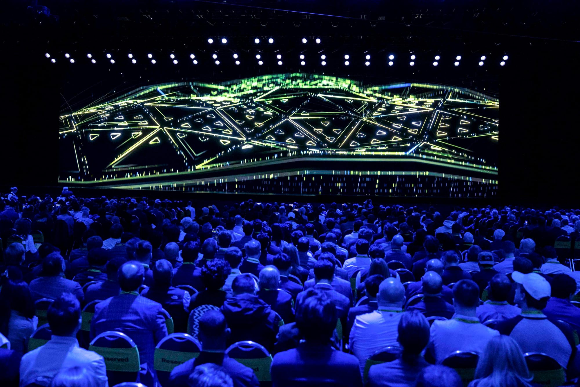 H-1B暴漲十萬美金，美國究竟想留住誰？｜端聞 Podcast