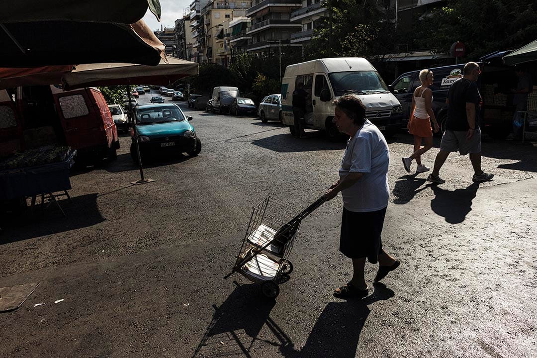 左格拉夫大學城街頭的農貿市場。攝：Achilleas Zavallis/端傳媒