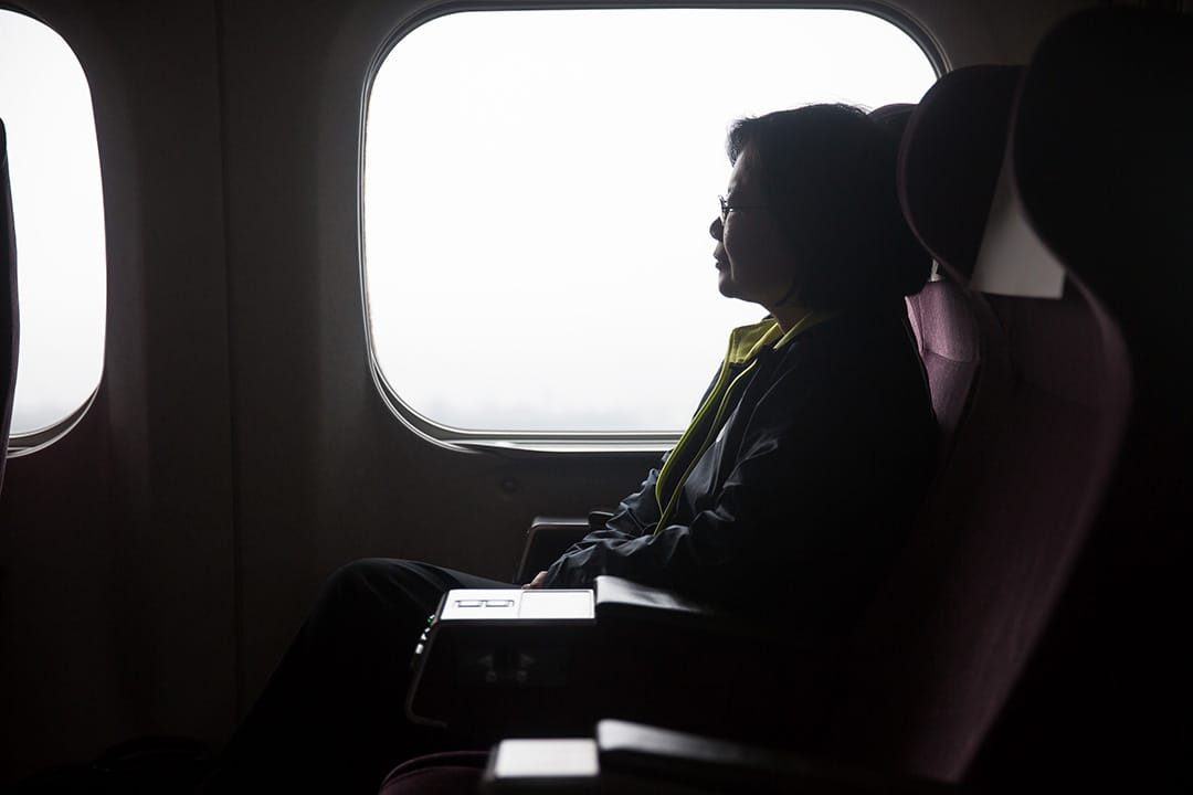 2016年1月5日，民進黨總統候選人蔡英文早上乘坐高鐵，由台北前往台南拉票。攝：Billy H.C. Kwok/端傳媒