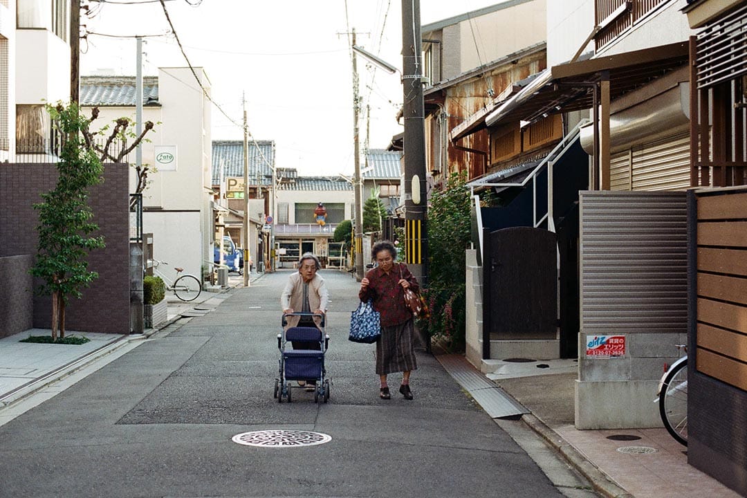 以往長者的介護工作都是由仔女擔當的，但在少子高齡化的社會，這傳統似乎已離以實踐。林琪香攝