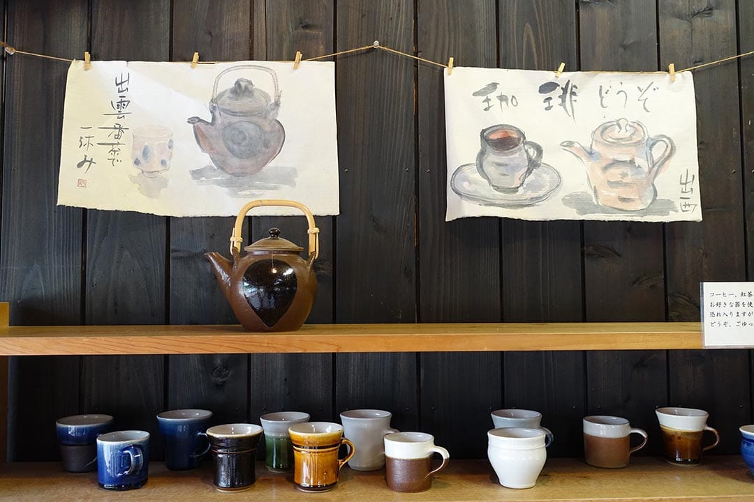 無自性館的一側的自助咖啡館 (攝：林琪香)