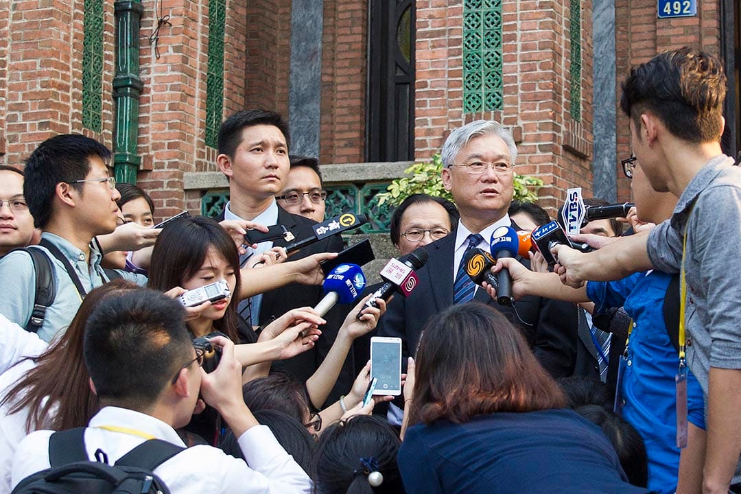 2015年10月14日,广州,陆委会主委夏立言参观中山大学。摄:钟智/端传媒