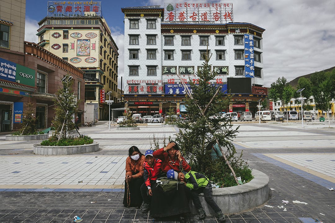 玉樹市內的酒店。攝 : 王嘉豪/端傳媒