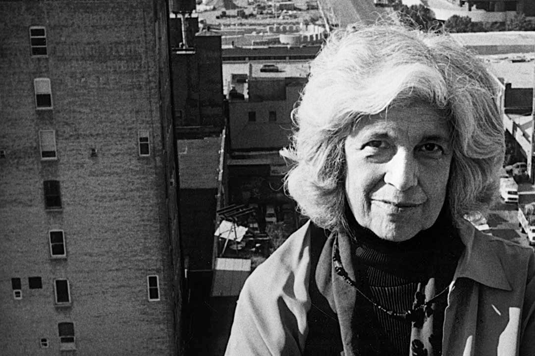 對於記錄暴行的照片,美國作家桑塔格认为,不論那些照片激起了多少憎惡與憐憫,你都不該忘了追問:「還有哪些照片,誰的暴行,哪些死者,不曾被傳媒披露?」 攝:Francesco Gattoni/Leemage via AFP