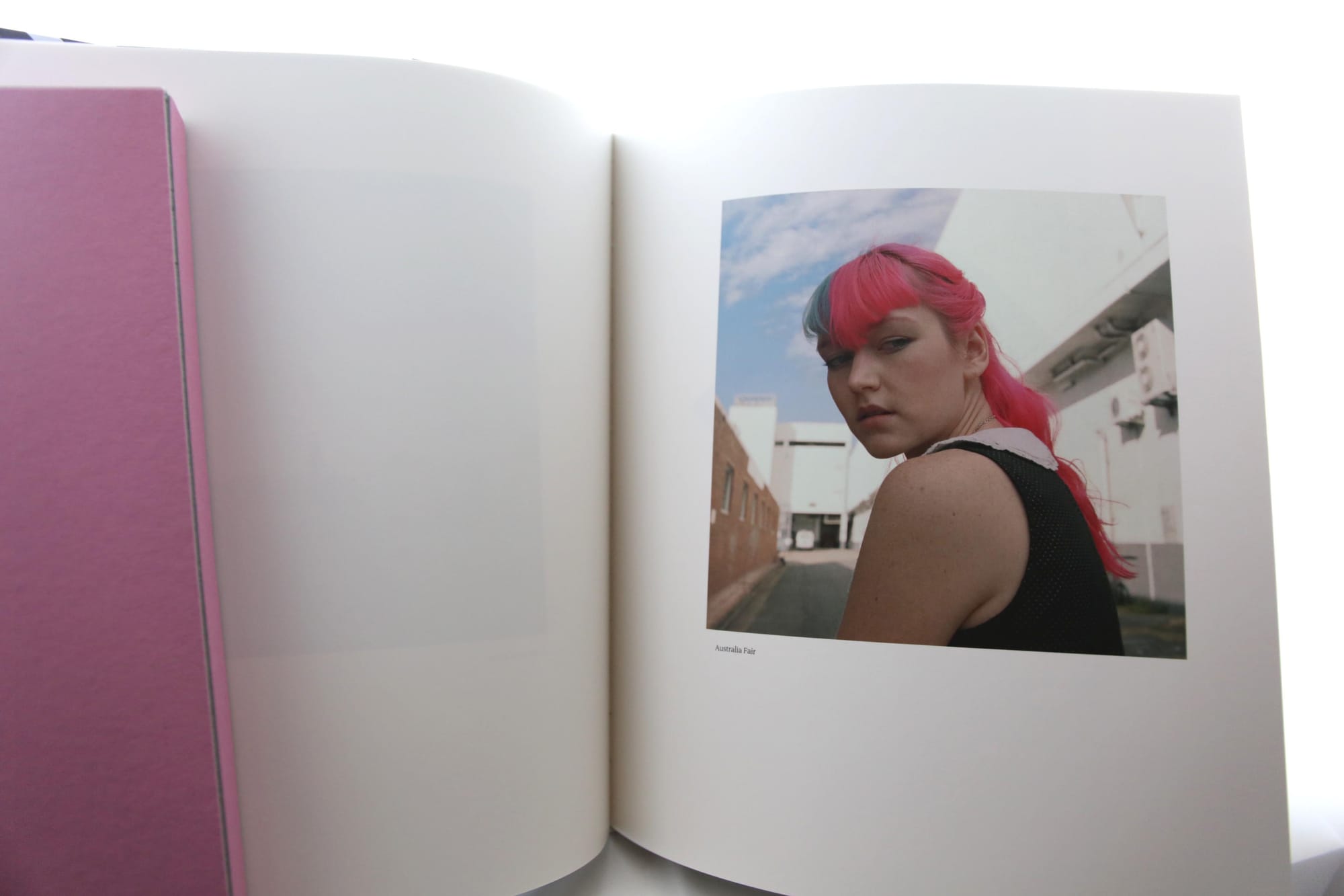 摄影师Ying Ang的《Gold Coast》相集。摄:樊素心/ 端传媒