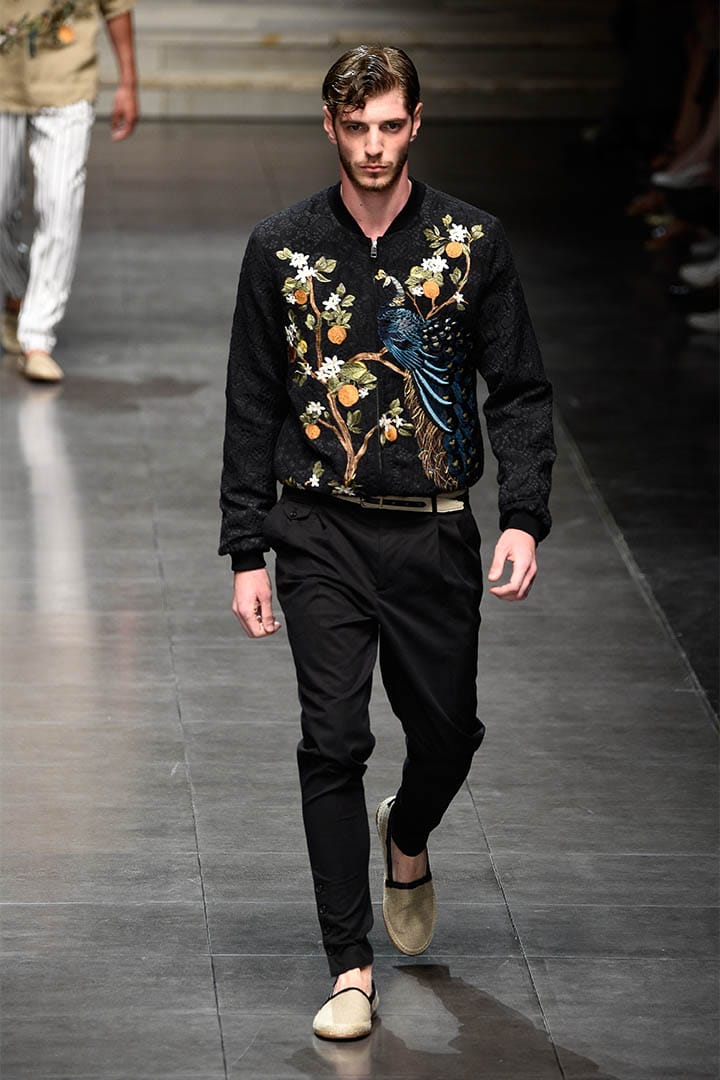 2015 年 Milan 的春秋時裝, Dolce & Gabbana 的靈感就是來自於意大利 Palermo 的中式建築,高級絲綢印上的東方花鳥、龍和孔雀昇華了品牌。攝:Pietro D'Aprano/Getty