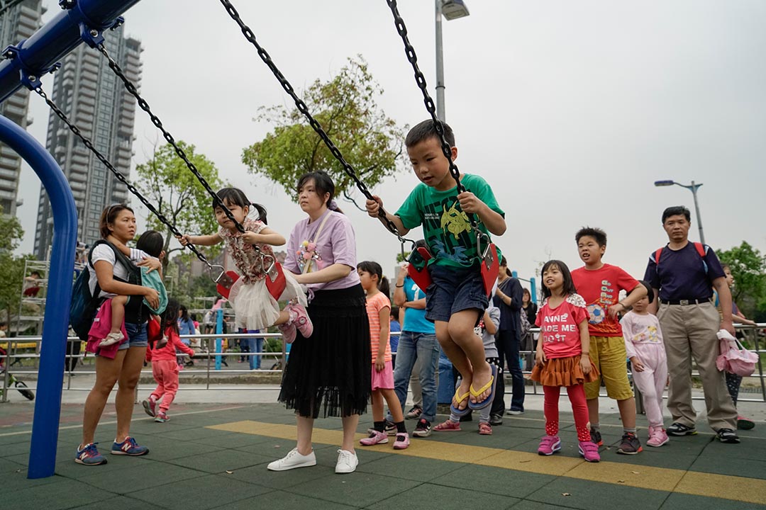 大安森林公園的盪鞦韆。攝：張國耀/端傳媒