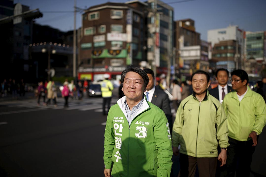 2016年4月11日,韩国首尔，国民之党主席安哲秀。摄：Kim Hong-Ji/REUTERS