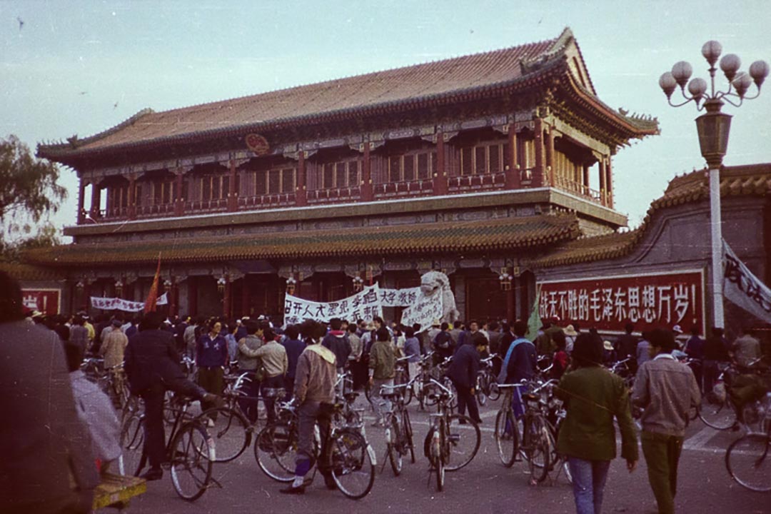 遇难者吴向东生前用海鸥相机拍摄的八九学运时刻。