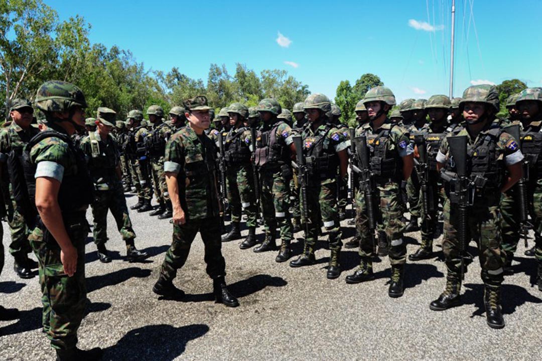 士兵在全民公决前全面戒备。