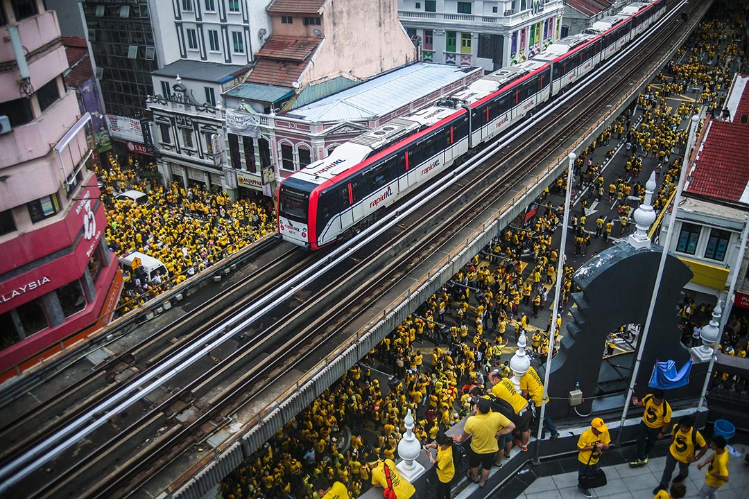 主办方「净选盟」宣称有10万人上街抗议。