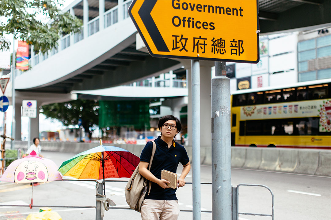 雨伞运动期间，钟智豪每隔几天便会到金钟占领现场观察、绘画。