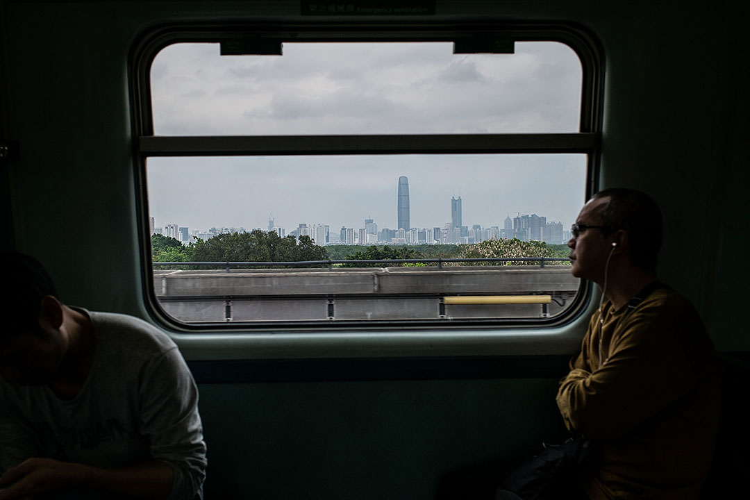 香港特区政府与深圳市政府在香港落马洲河套地区合作建设“港深创新及科技园”。 