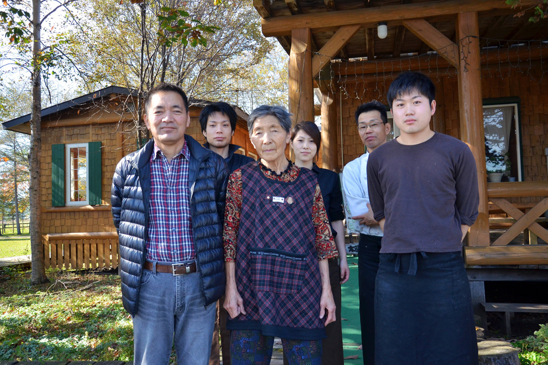 曾經輸得什麼都沒有、只剩下家人與土地的野中家，藉着「大草原上的小木屋」重新勾勒出美麗的家族風景。