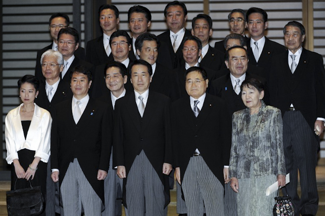 2010年6月8日，日本时任民主党首相菅直人任命国会参议员莲舫为新内阁行政革新大臣，莲舫成为首位进入日本内阁的华裔，并领导全体内阁成员会见传媒。