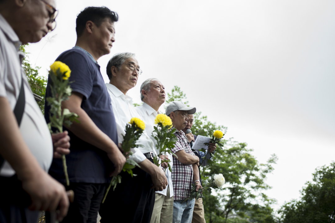 2017年5月7日，“六七动力研究社”成员、六七暴动被捕者及暴动中的死者家属约120人，到和合石坟场举行公祭会，拜祭六七暴动其中16位死者。