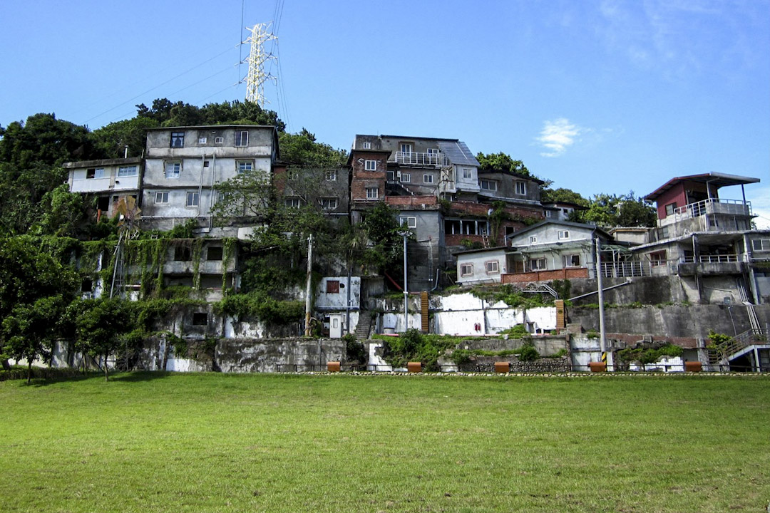 寶藏巖國際藝術村成立於2010年10月2日， 自此吸引不少旅客前往觀光。