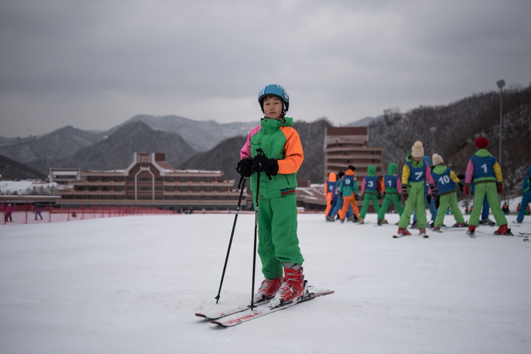 这座滑雪场位于距离平壤178公里远的马息岭，是朝鲜第一座，也是目前唯一一座。