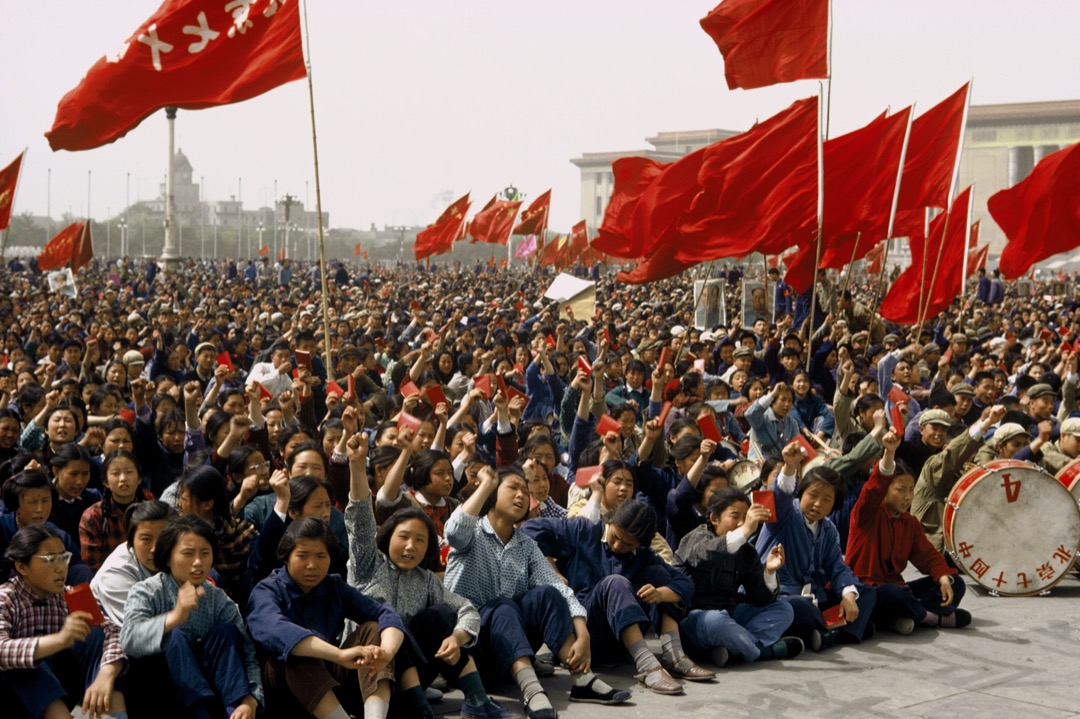 知青那一代人在1970年代的农村进行反思。文化大革命太可怕、太极端、太残酷，他们觉得要想办法避免这样的事。怎么避免？就是民主与法制。