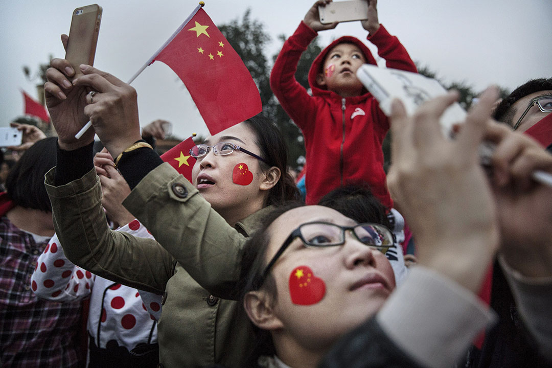 在普遍民族主义历史的渲染下，中国的普罗大众都急切期待著中国”大国崛起“的这一时刻的完成。