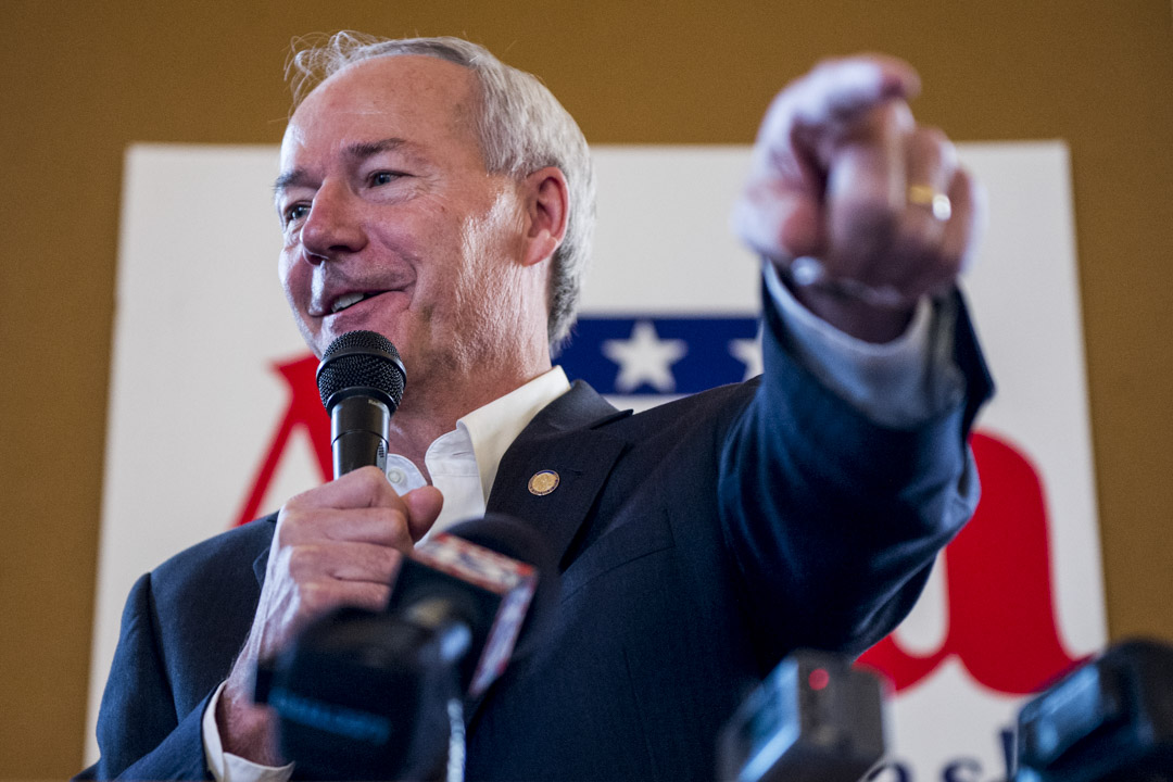 阿肯色州（Arkansas）现任州长共和党人阿萨·贺钦森（Asa Hutchinson）有望轻松击败民主党候选人亨德森（Henderson），开启他的第二个州长任期。