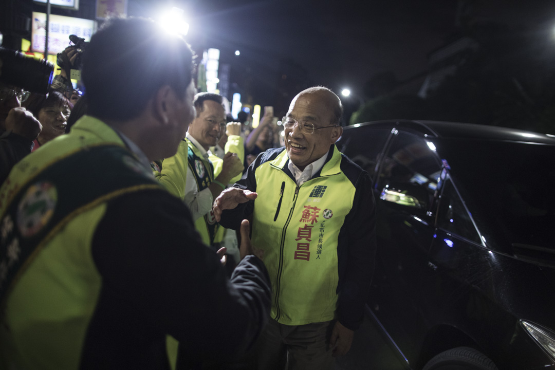 民进党新北市长候选人苏贞昌，期待藉著“老县长”过去的执政成绩和苏本人的干练形象打动选民。