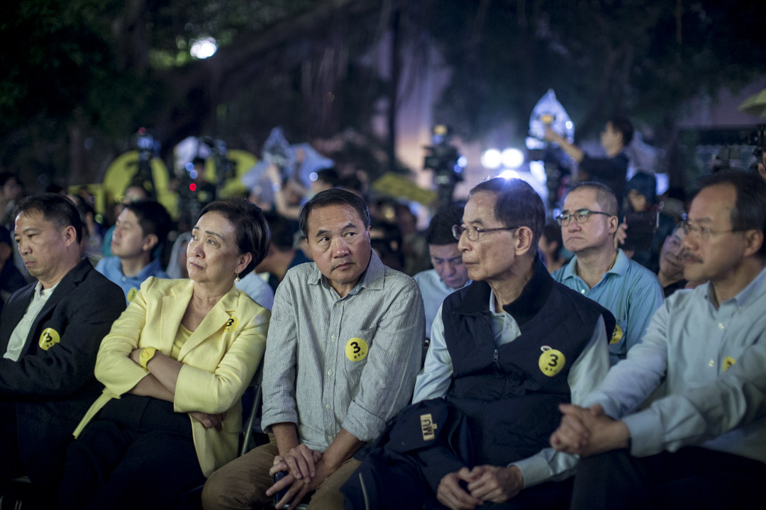 2018年11月16日，李永达等民主派人士出席九龙西立会补选候选人李卓人的造势大会。