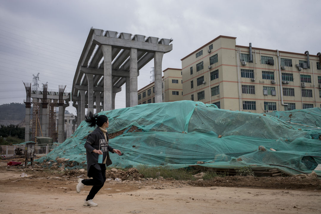 深圳一條興建中的高架天橋。