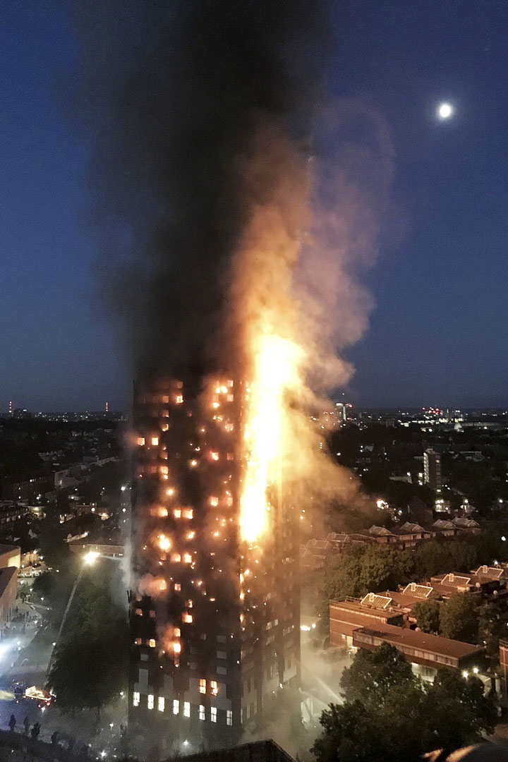 2017年6月14日，英国伦敦西部一栋24层、名为格伦费尔塔（Grenfell Tower）的公寓大楼发生大火。