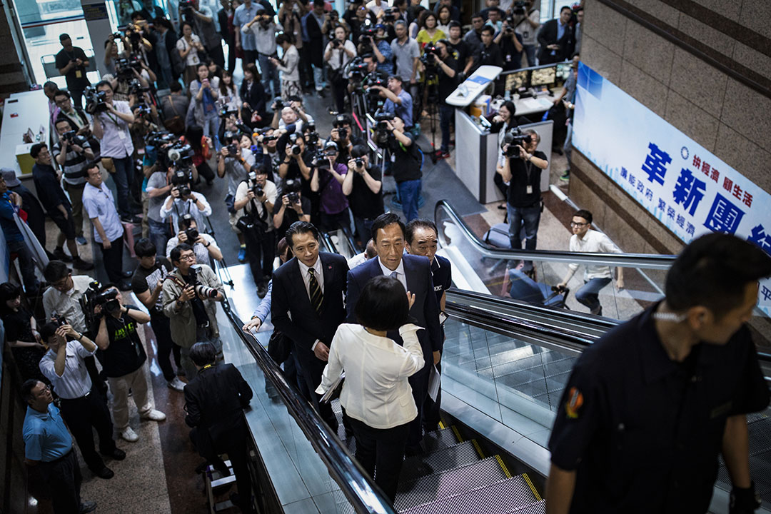 2019年5月13日，鴻海董事長郭台銘到台北國民黨中央黨部會面主席吳敦義。