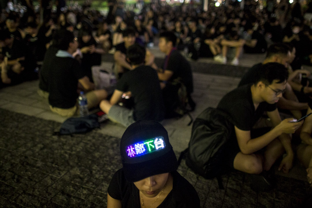 2019年6月16日，香港民阵发起第四次反对《逃犯条例》修订大游行，当中不少标语都是要求特首林郑月娥下台 。