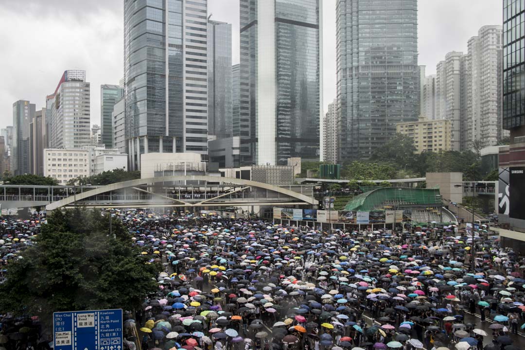 2019年6月12日，占领金钟期间下雨。