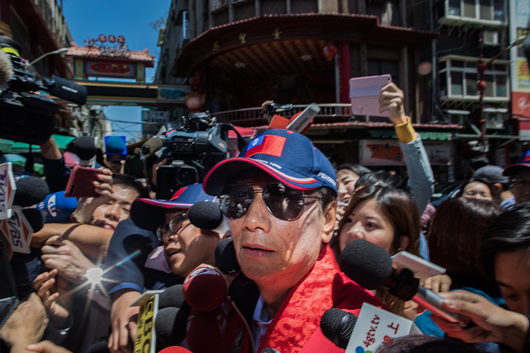 2019年4月17日，郭台铭到板桥慈惠宫拜祭妈祖。 