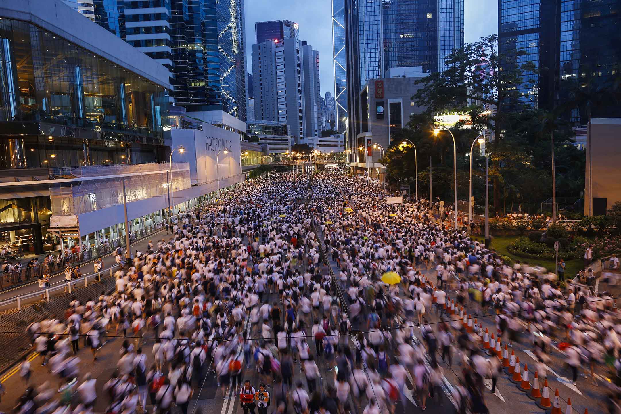  2019年6月9日，103万港人上街反对《逃犯条例》修订，创回归后历史新高。