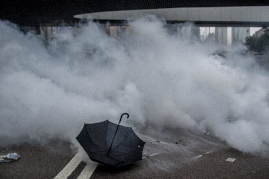 2019年6月12日，警方在夏悫道清场期间，遗下一把雨伞。