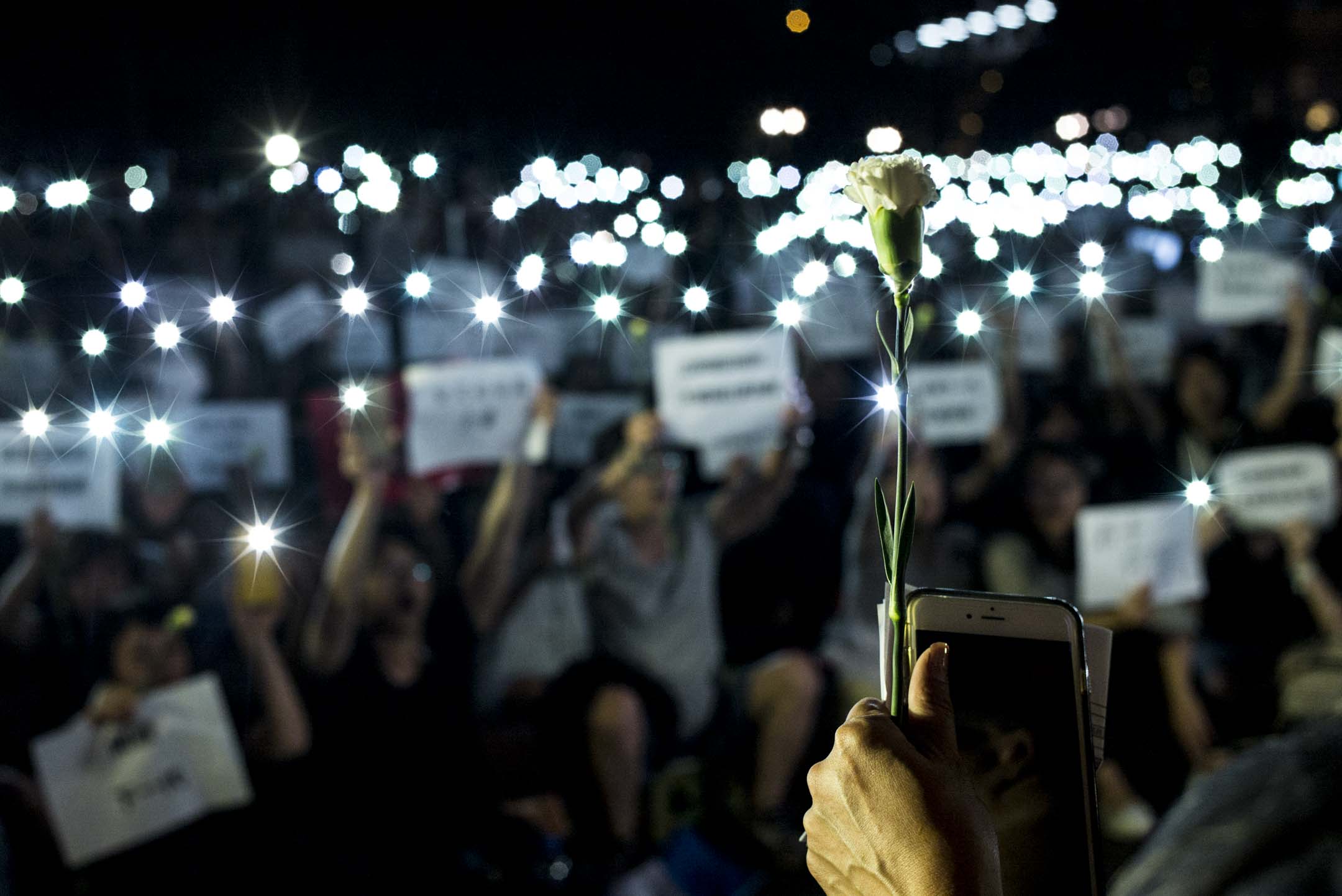 2019年6月14日，中環遮打花園舉行「香港媽媽反送中集氣大會」。