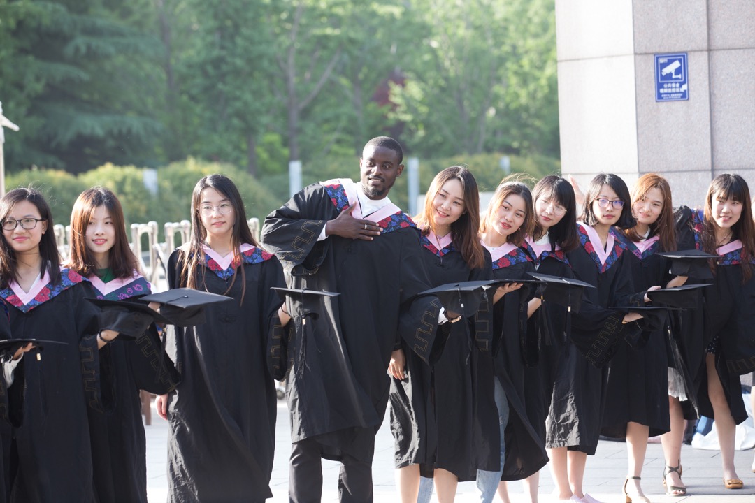 一些国家和地区的留学生增长尤其迅速，例如，2015年非洲学生相对上一年的增幅高达20%。