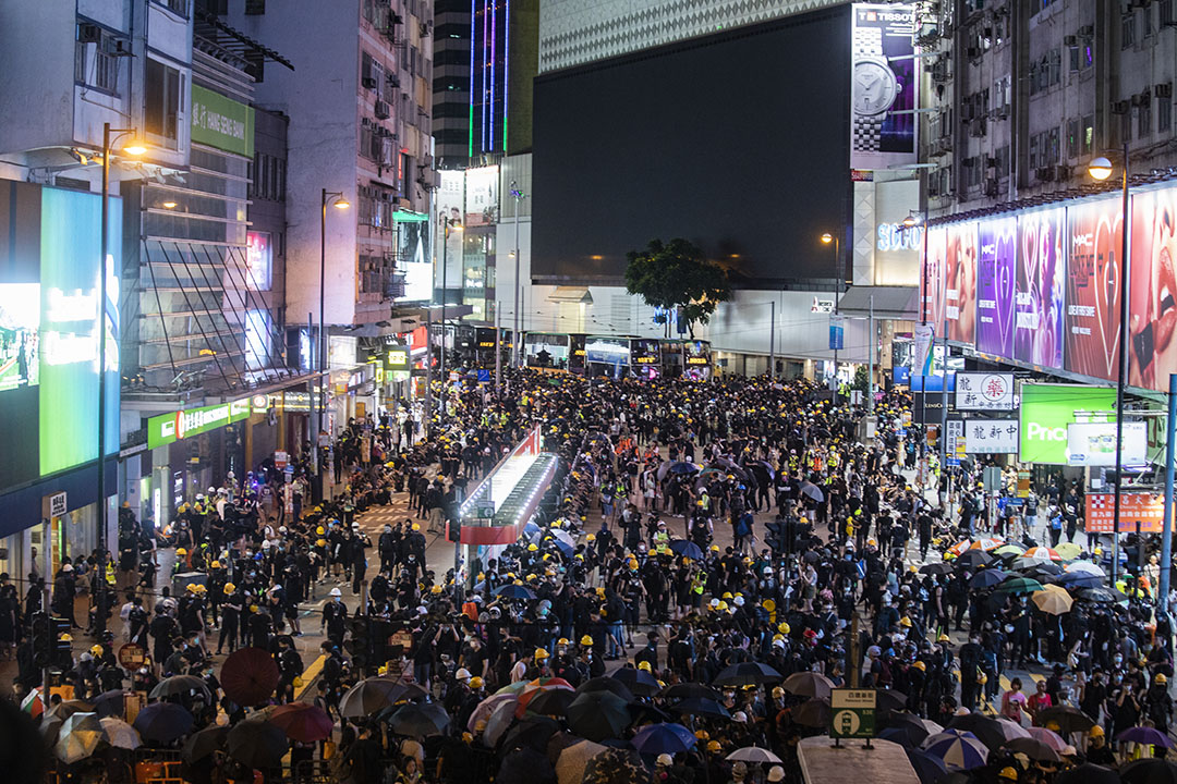 2019年8月4日，示威者在铜锣湾。