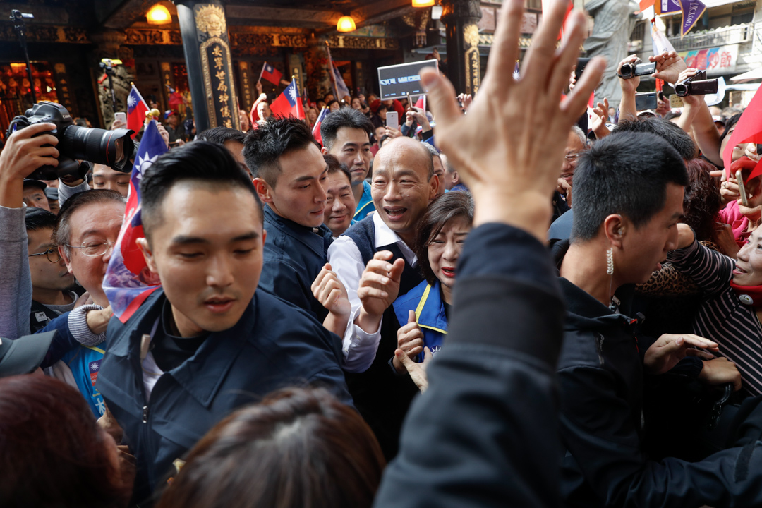 2020年1月7日，韩国瑜陪同立委候选人宋玮莉参拜基隆庆安宫。