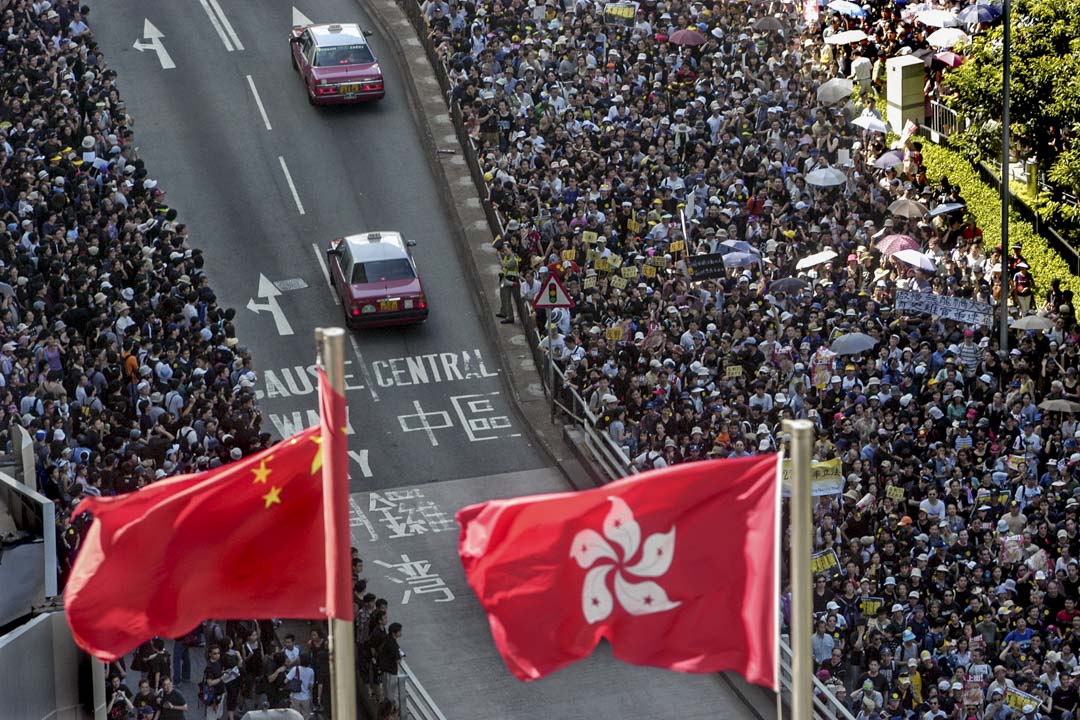 2003年7月1日，50万人游行抗议23条立法。