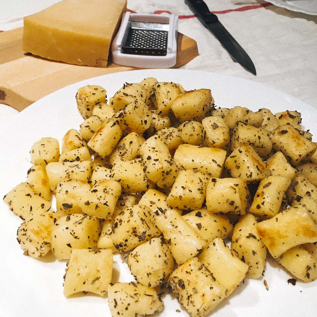 gnocchi（意大利马铃薯团子）。